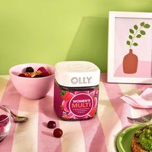 Cargar imagen en el visor de la galería, Multivitamínico para Mujeres OLLY Women's Multi con Biotina 150 mcg, 90 Gomitas, Sabor Frutos del Bosque | Vitaminas A, C, D, E, Complejo B y Ácido Fólico para la Salud Femenina