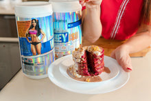 Cargar imagen en el visor de la galería, Proteína aislada Haidy Cruz Vitalifestyle | 100% pura de suero | Ideal: Perder peso, definición y ganar masa muscular | 26 grs proteina | Baja en calorías y carbohidratos | Sin lactosa | 2 Libras