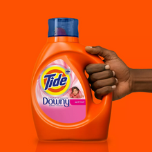 Cargar imagen en el visor de la galería, Detergente líquido TIDE con Downy, 92 onzas.