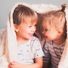 Cargar imagen en el visor de la galería, Detergente líquido TIDE con Downy, 92 onzas.