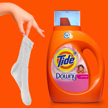 Cargar imagen en el visor de la galería, Detergente líquido TIDE con Downy, 92 onzas.
